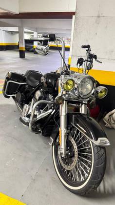 HARLEY-DAVIDSON ROAD KING CLASSIC 